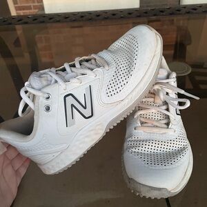 New Balance Turf shoes sz 5 big boys/men